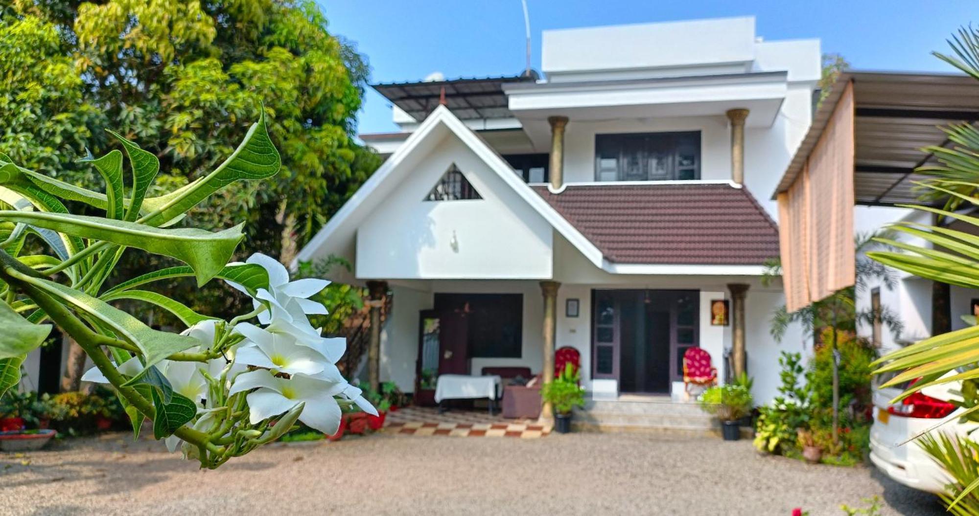 Alma Homestay Марарикулам Экстерьер фото